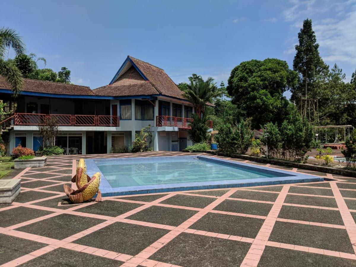 Oyo 1924 Hotel Rafflesia Sukabumi Bagian luar foto