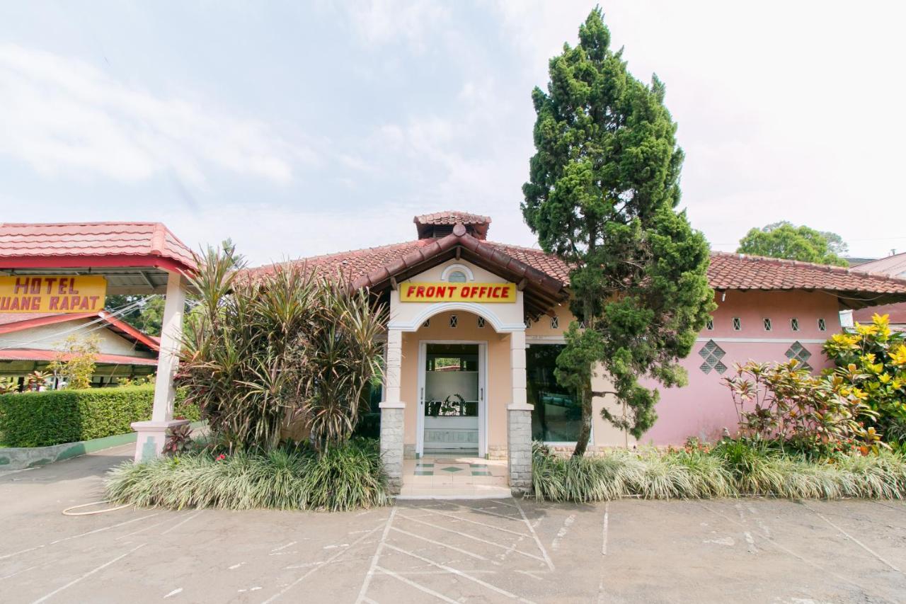 Oyo 1924 Hotel Rafflesia Sukabumi Bagian luar foto