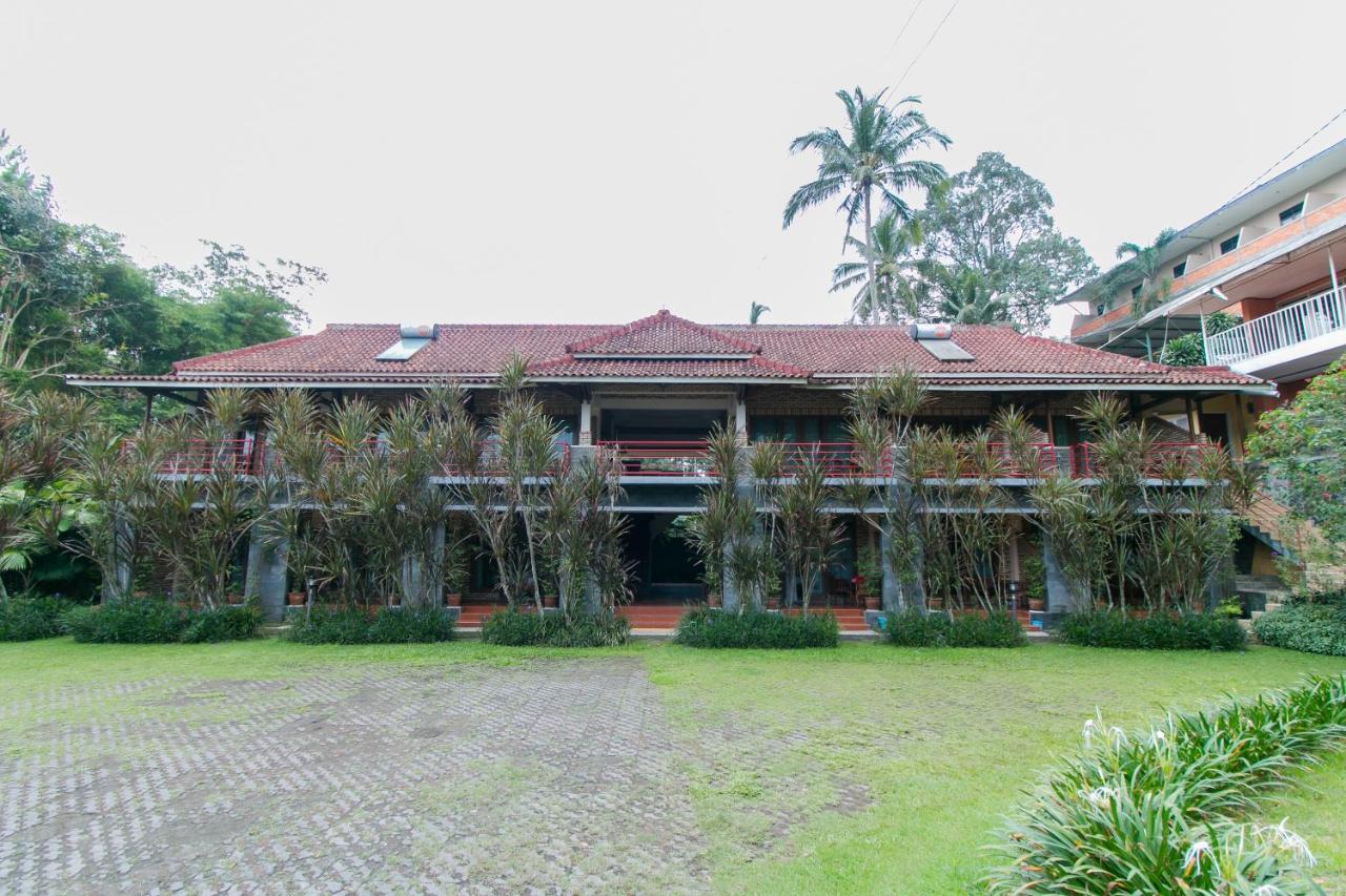 Oyo 1924 Hotel Rafflesia Sukabumi Bagian luar foto